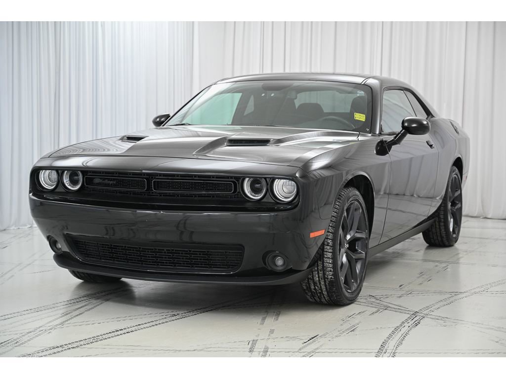 Used 2019 Dodge Challenger SXT w/ Blacktop Package image 4