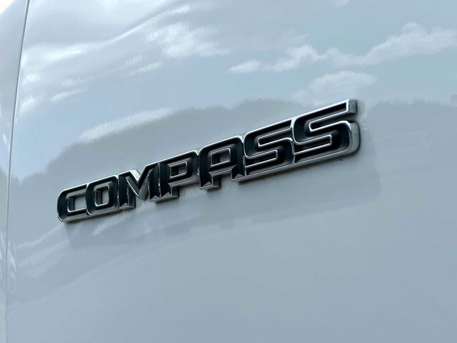 Used 2023 Jeep Compass Limited AWD/4WD image 15