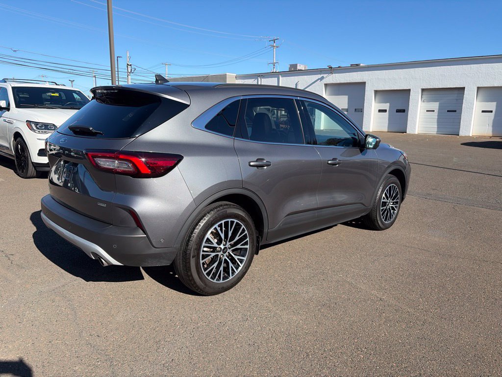 Used 2023 Ford Escape SE w/ PHEV Premium Package FWD image 6
