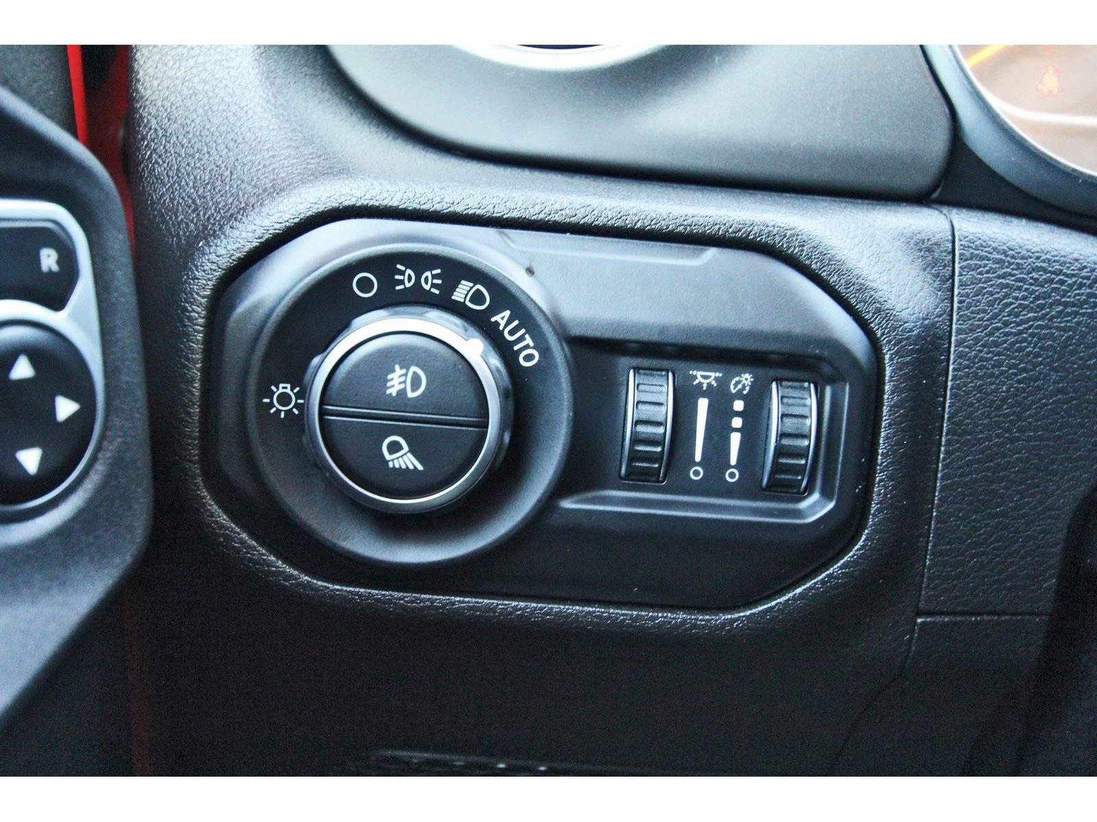 Used 2020 Jeep Gladiator Sport w/ Quick Order Package 24S image 19