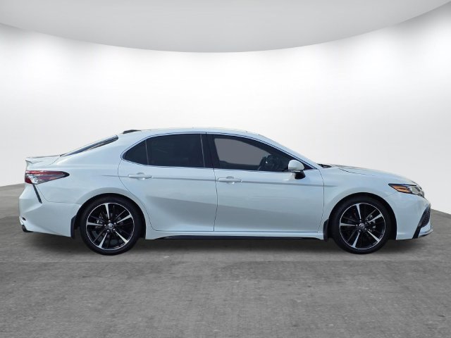 Used 2021 Toyota Camry XSE FWD image 3