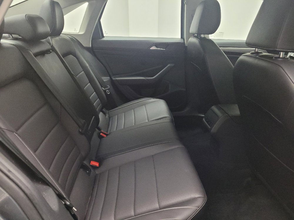 Used 2021 Volkswagen Jetta SE w/ SE Cold Weather Package FWD image 19