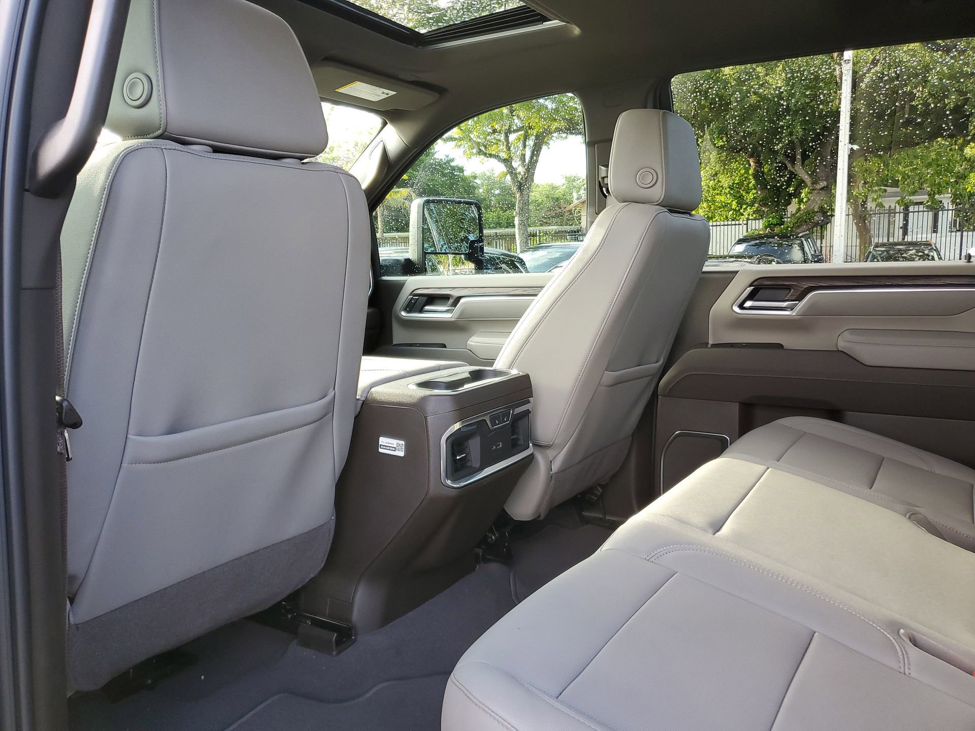 Used 2025 GMC Sierra 2500 SLT w/ SLT Premium Package image 10