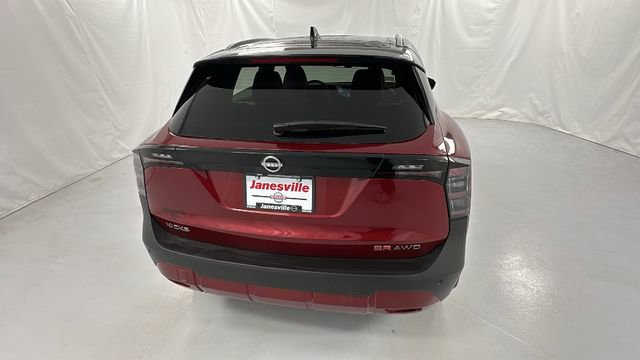 Used 2025 Nissan Kicks SR w/ Illumination Package image 4