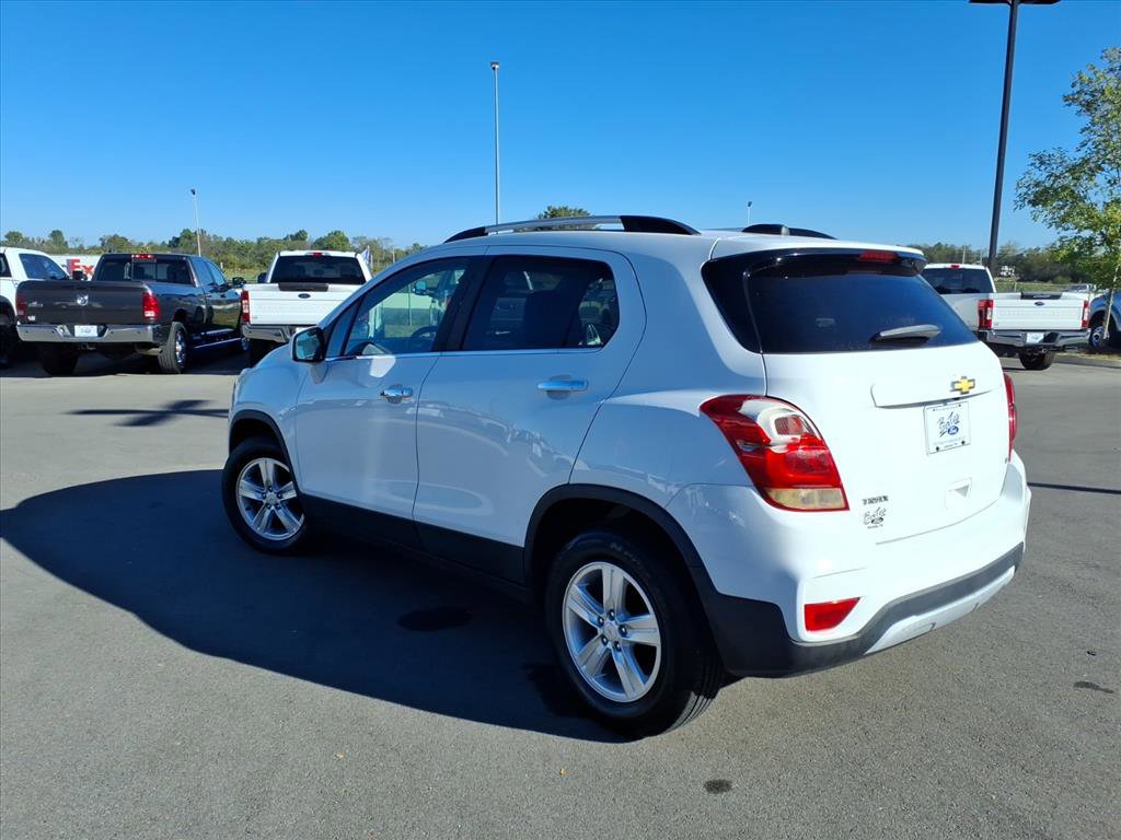 Used 2017 Chevrolet Trax LT w/ LT Convenience Package image 5