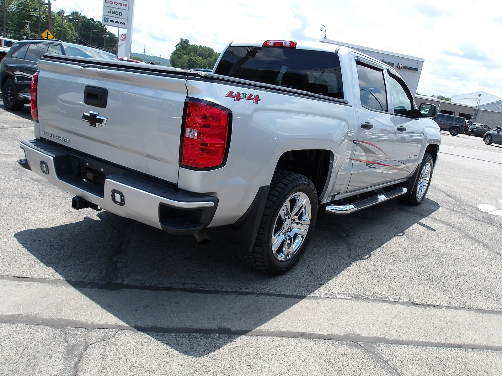 Used 2018 Chevrolet Silverado 1500 Custom w/ Custom Value Package AWD/4WD image 7