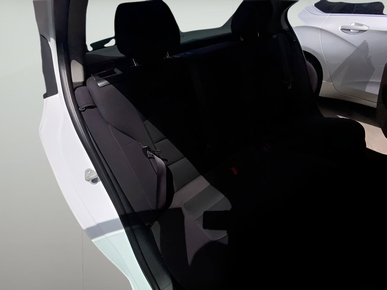 Used 2014 Chevrolet Cruze LT FWD image 2