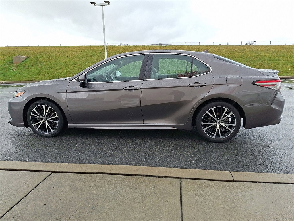 Used 2019 Toyota Camry SE image 6