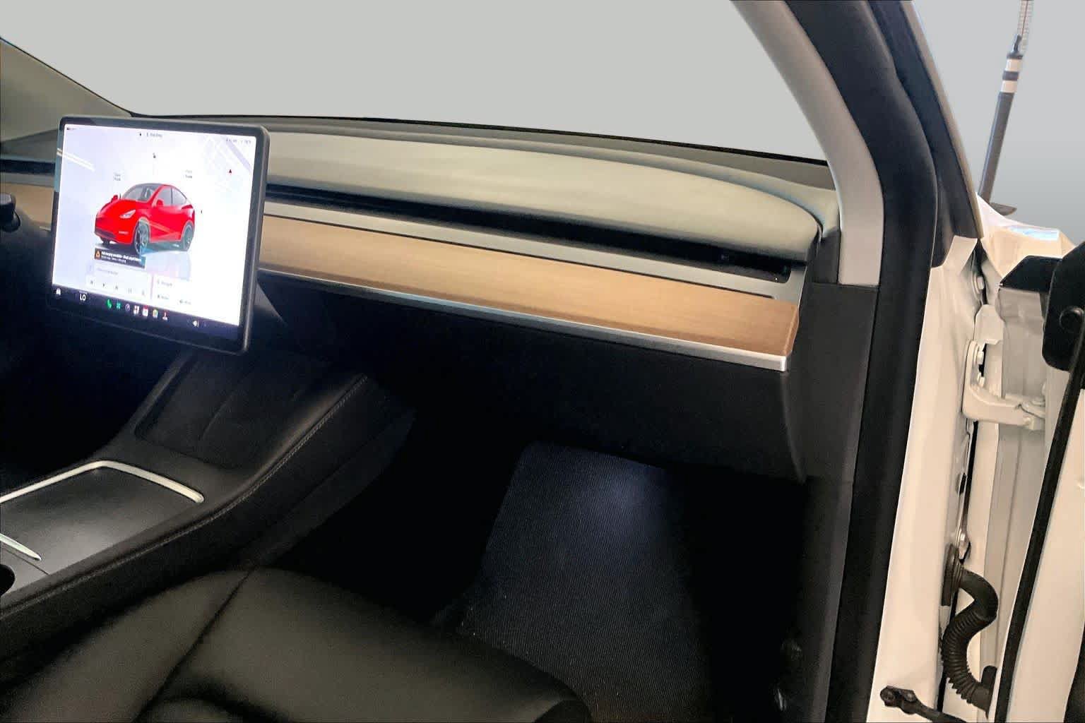 Used 2022 Tesla Model Y Performance AWD/4WD image 16