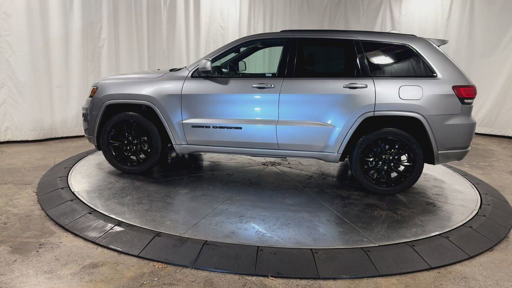 Used 2021 Jeep Grand Cherokee Laredo X image 6