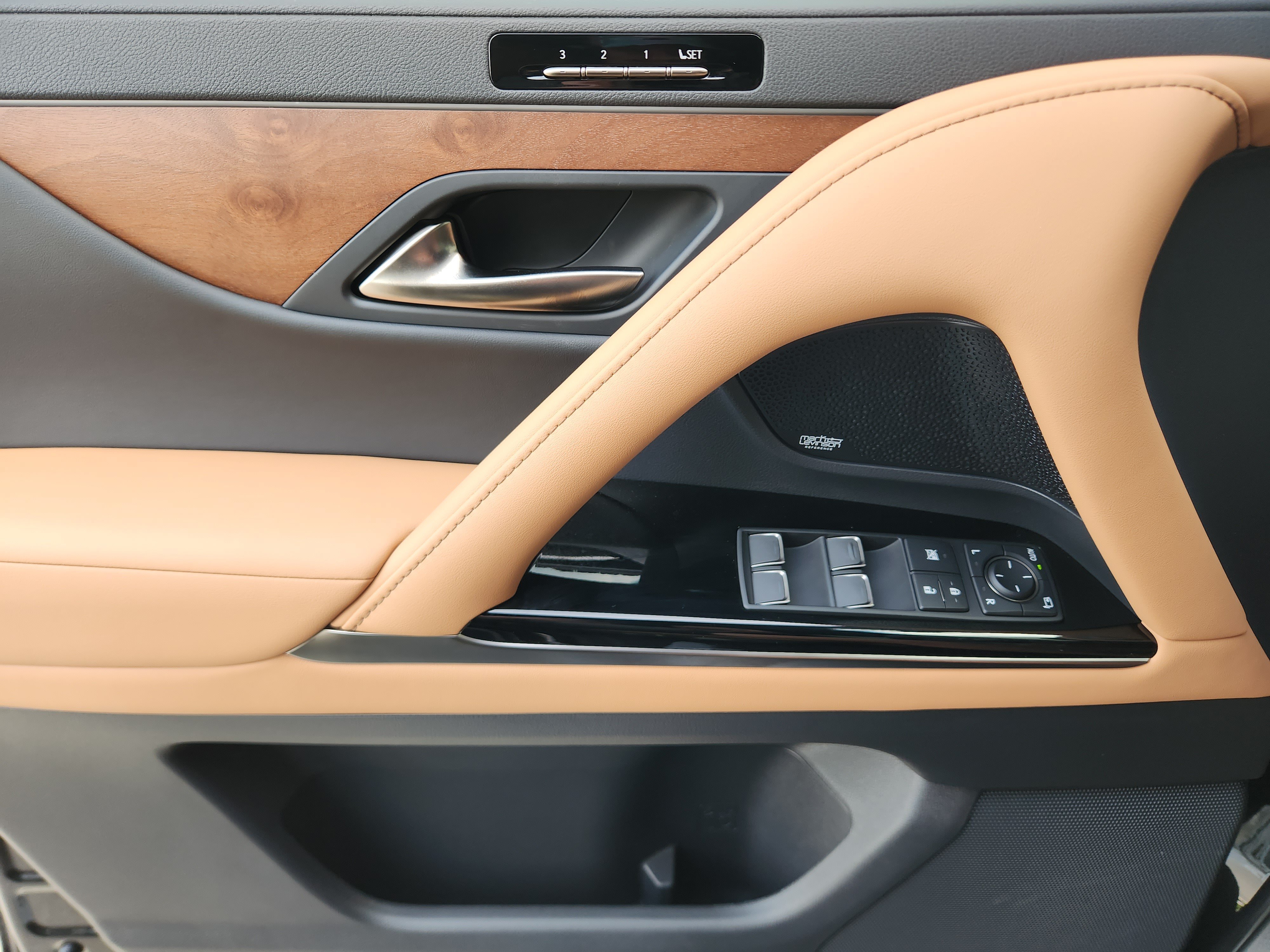 New 2026 Lexus LX 600 4WD w/ Premium Package image 16