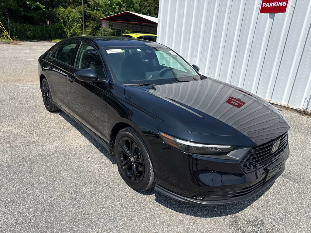 Used 2025 Honda Accord SE image 1