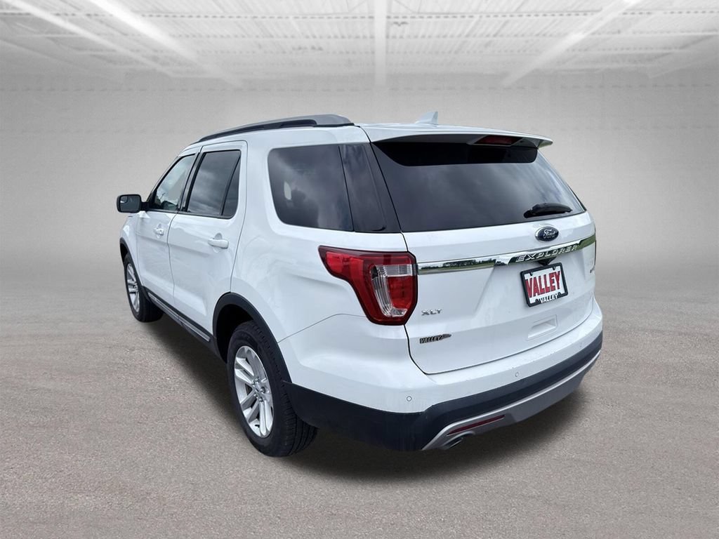 Used 2017 Ford Explorer XLT FWD image 13