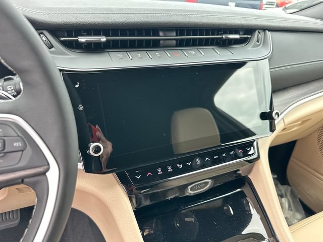 New 2026 Jeep Grand Cherokee L Limited AWD/4WD image 21