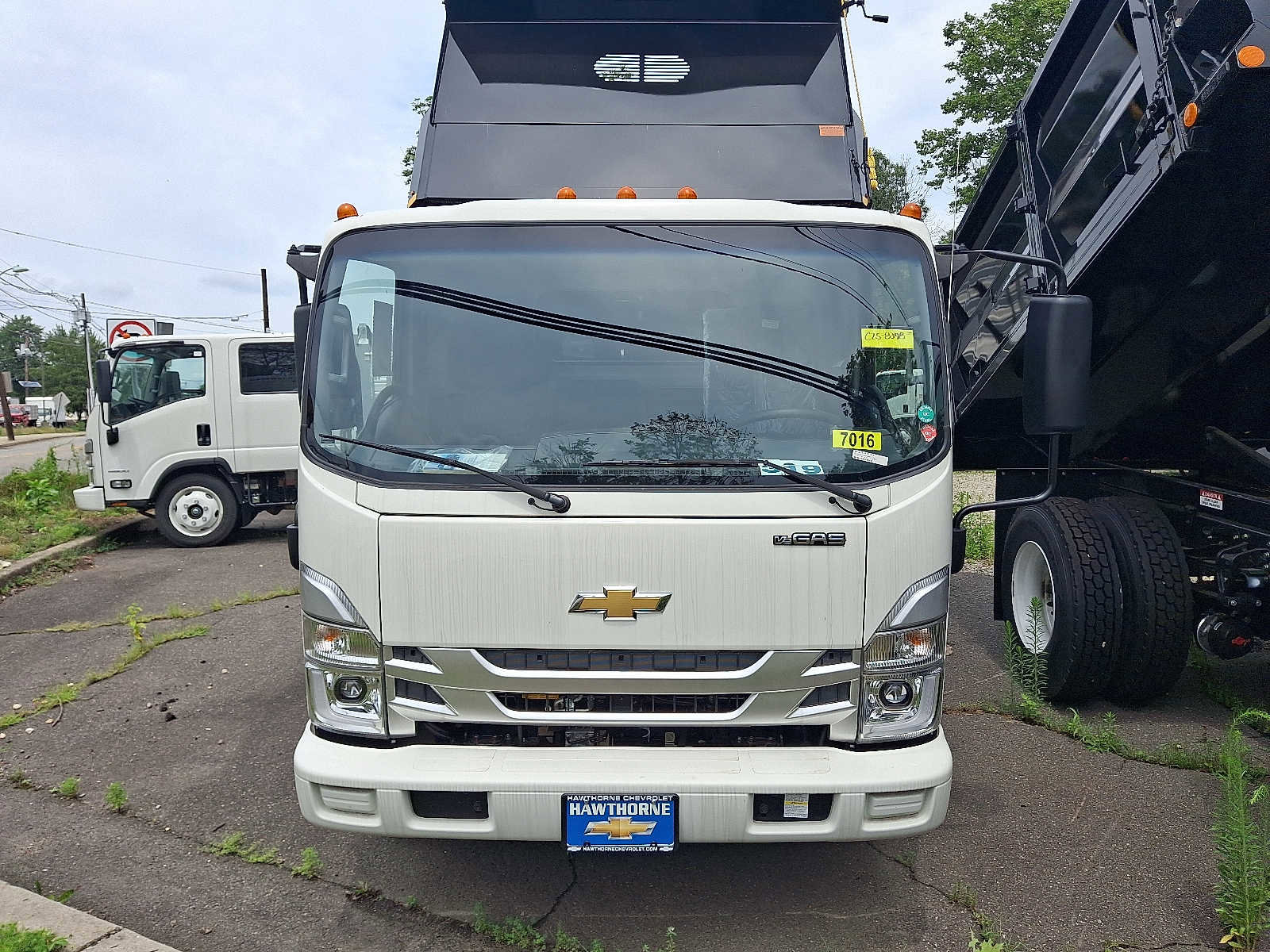 New 2025 Chevrolet Low Cab Forward image 2