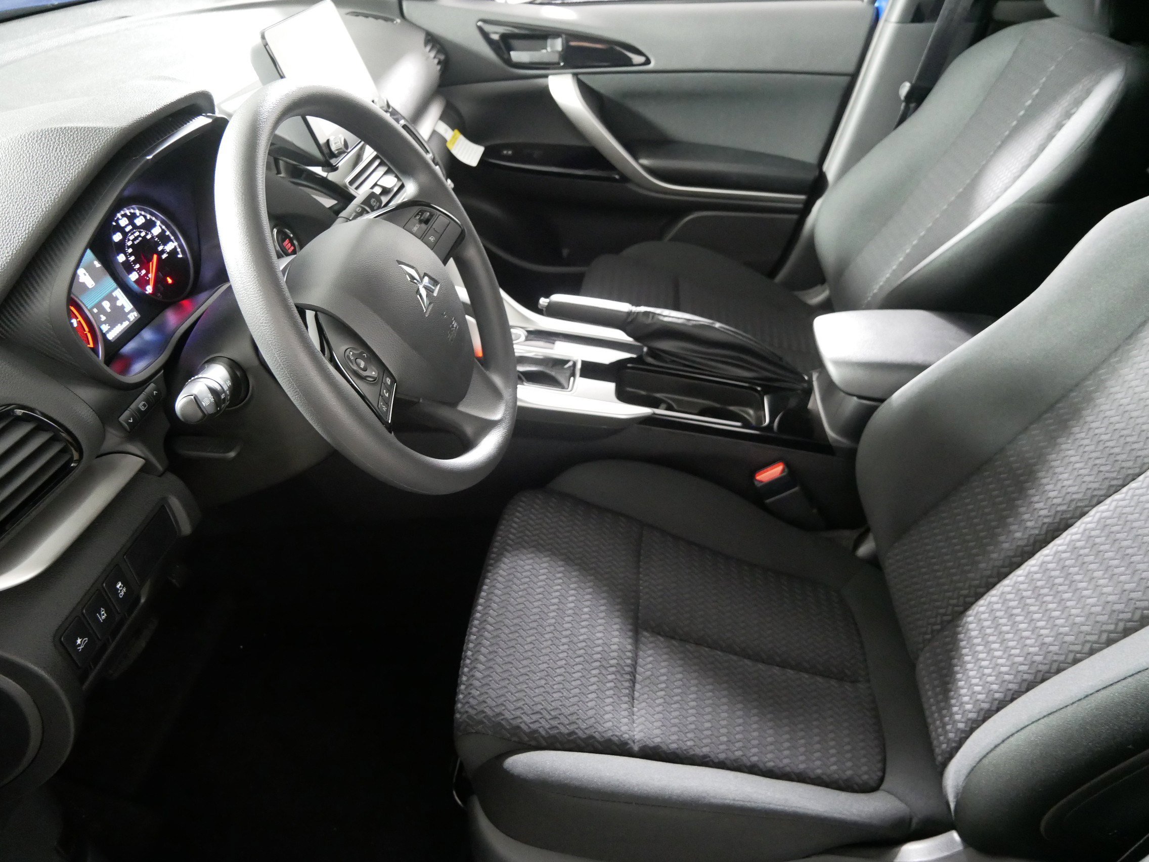 New 2026 Mitsubishi Eclipse Cross LE image 4