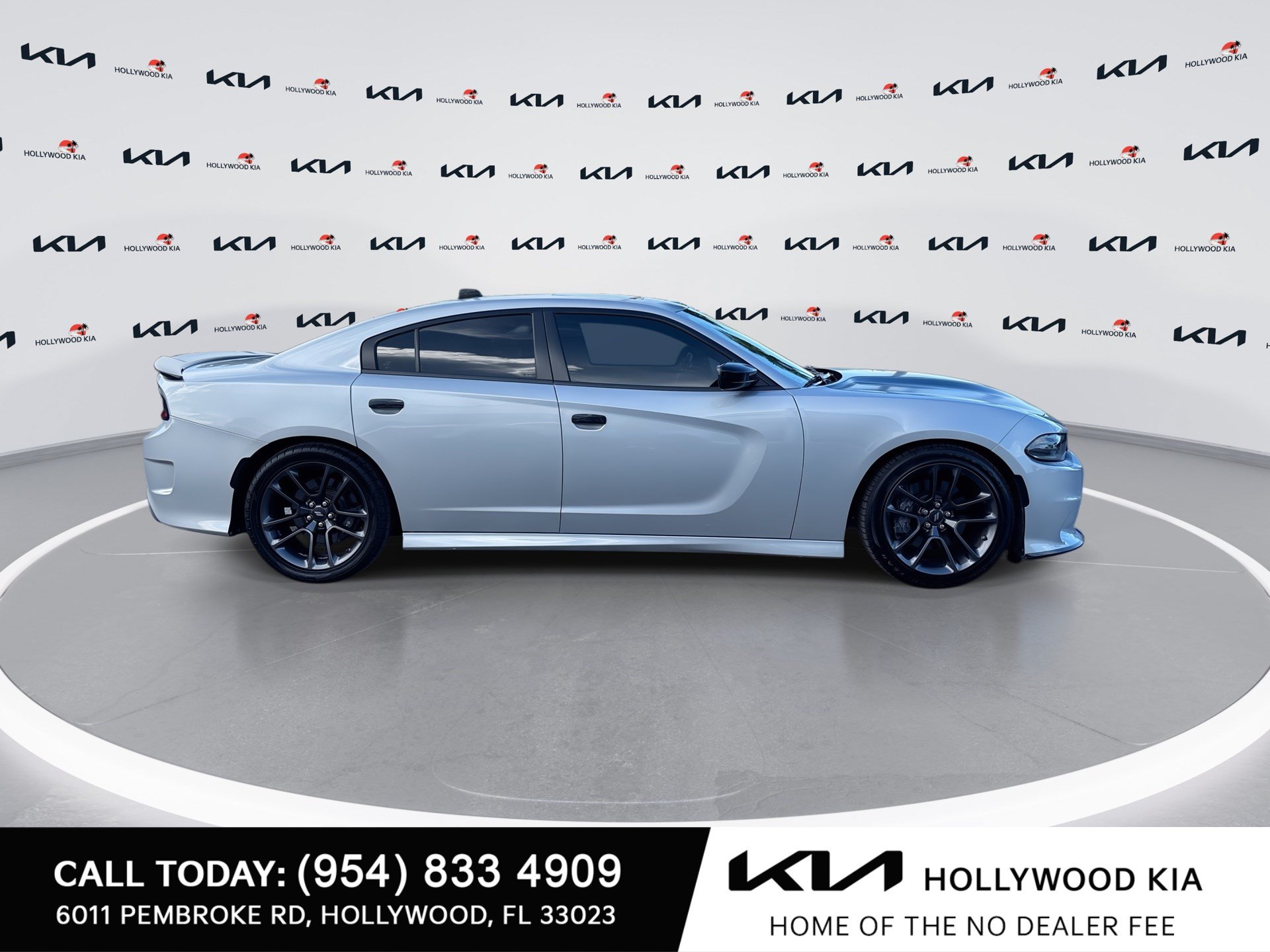 Used 2023 Dodge Charger Scat Pack w/ Navigation & Travel Group RWD image 9