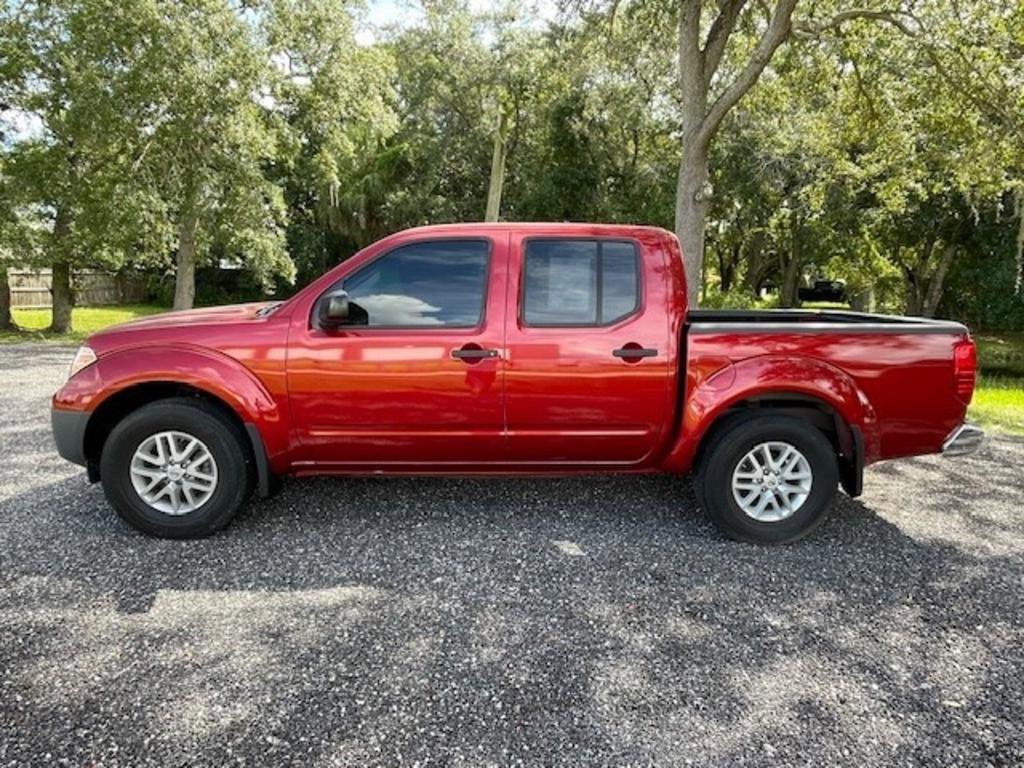 Used 2019 Nissan Frontier SV image 3