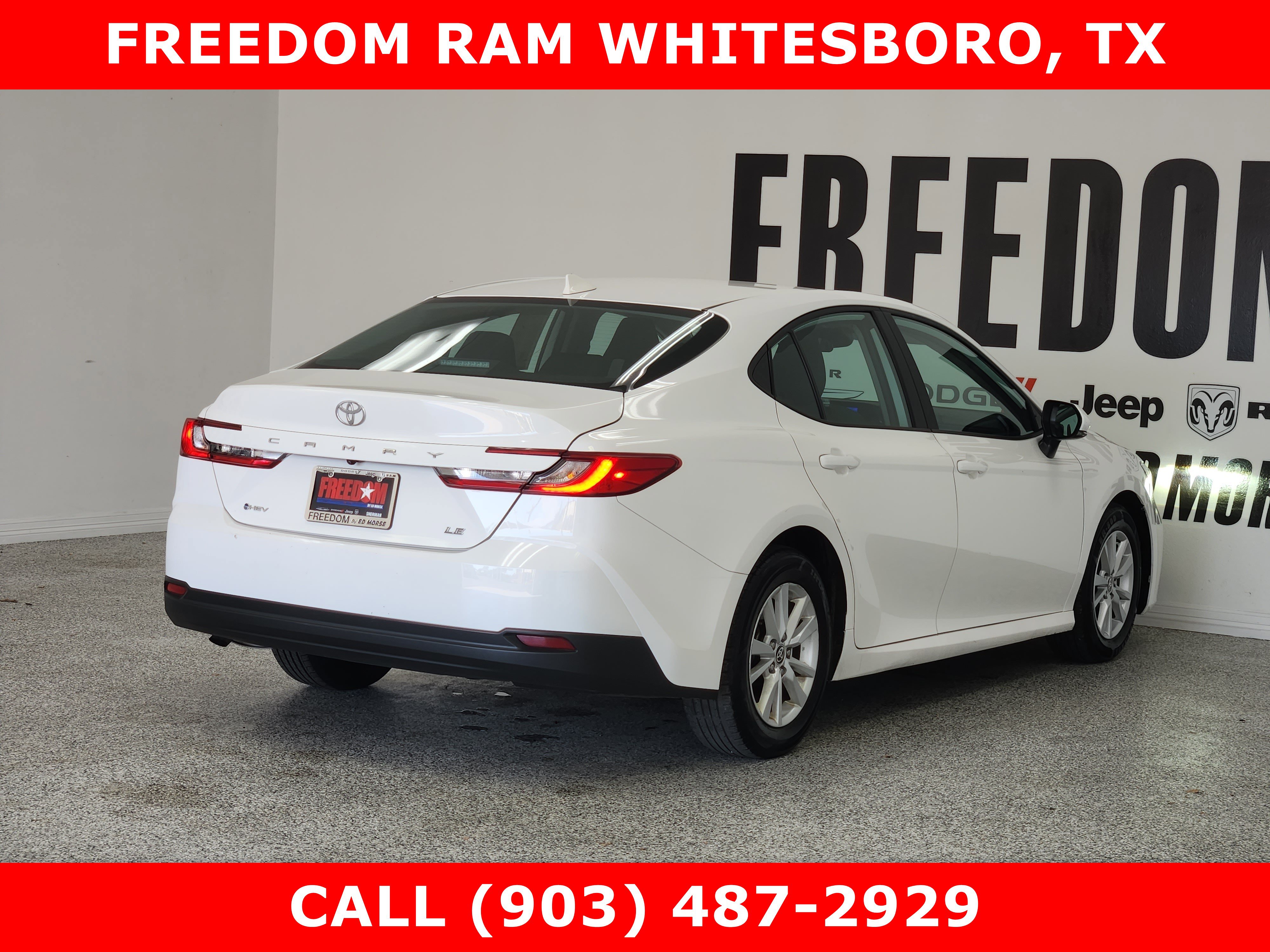 Used 2025 Toyota Camry LE FWD image 4