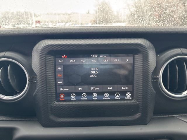 Used 2018 Jeep Wrangler Unlimited Sahara w/ Cold Weather Group image 28