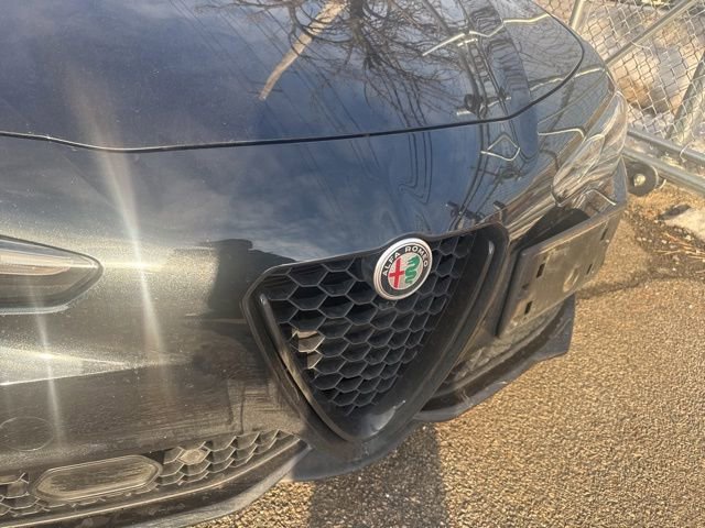 Used 2023 Alfa Romeo Giulia Veloce image 3