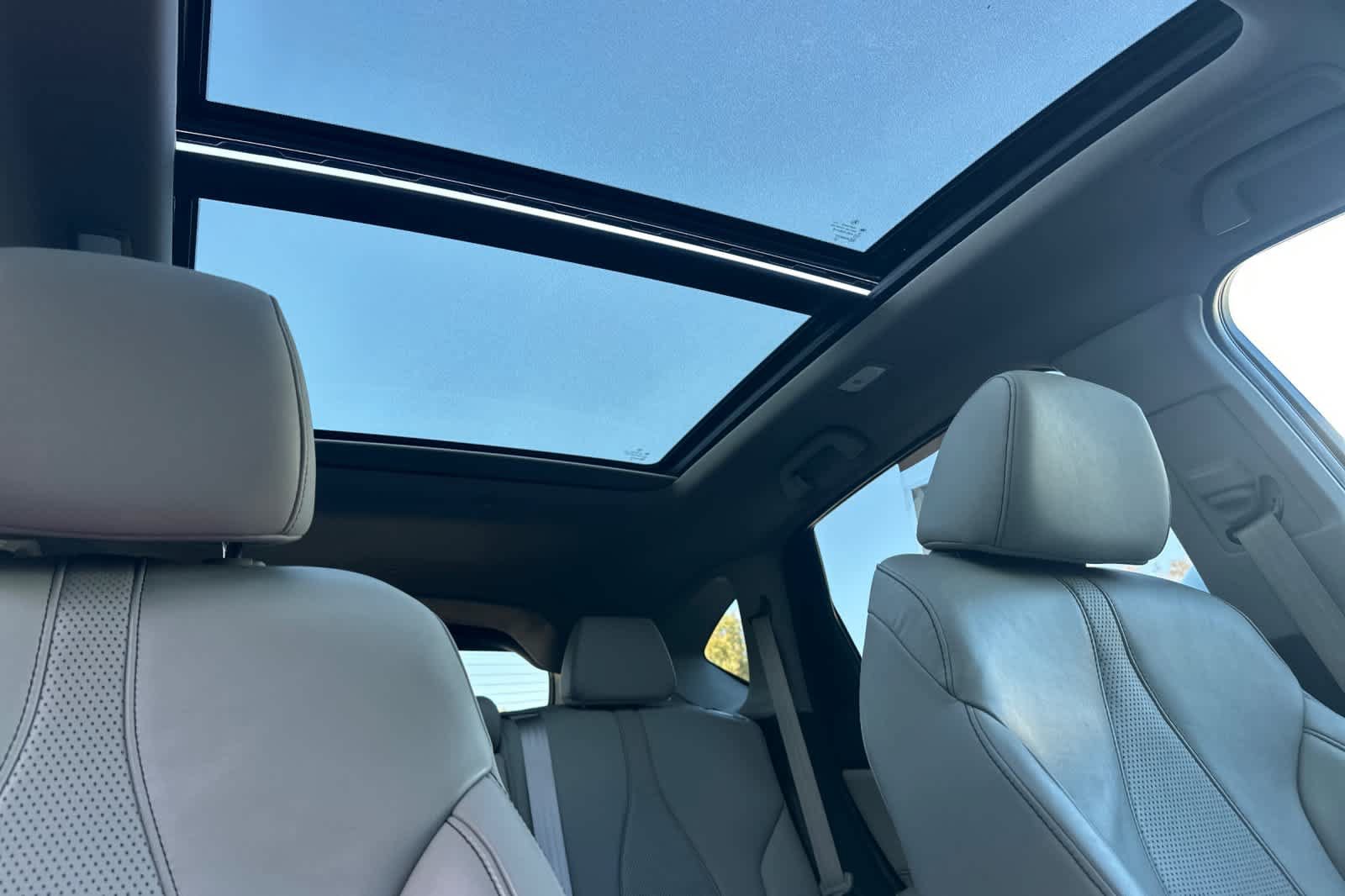 Used 2021 Acura RDX w/ Technology Package FWD image 18