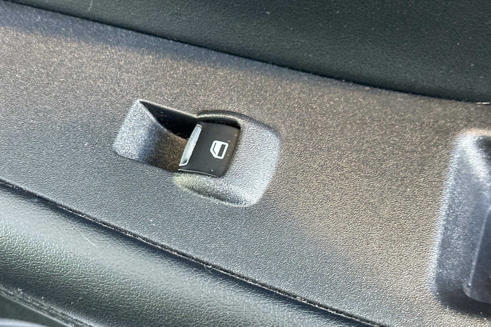 Used 2024 Ford Edge SEL image 22