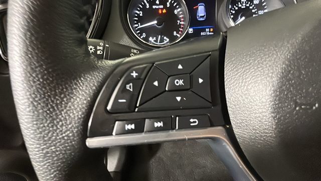 Used 2020 Nissan Rogue S FWD image 15