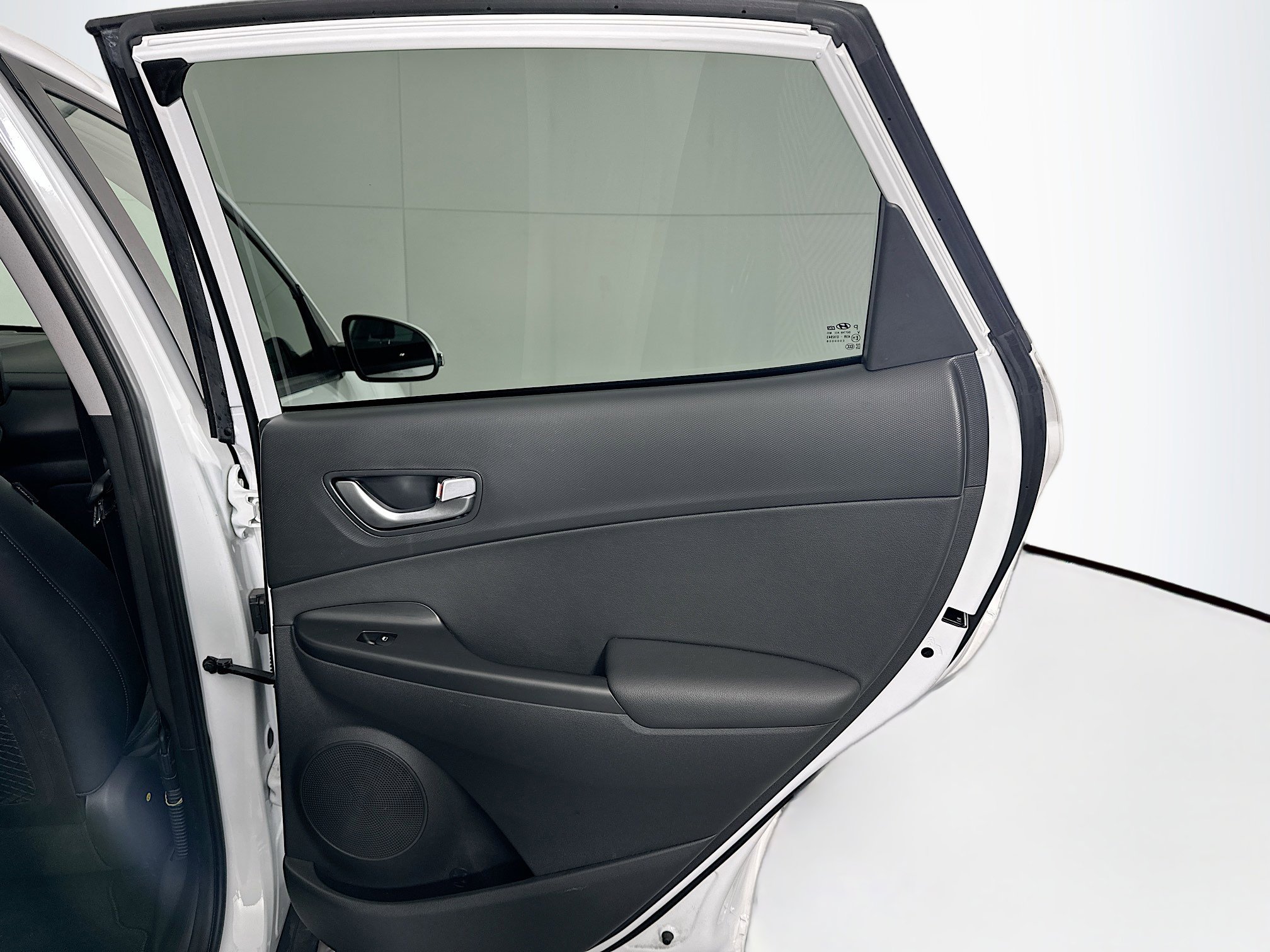 Used 2023 Hyundai Kona Limited FWD image 31