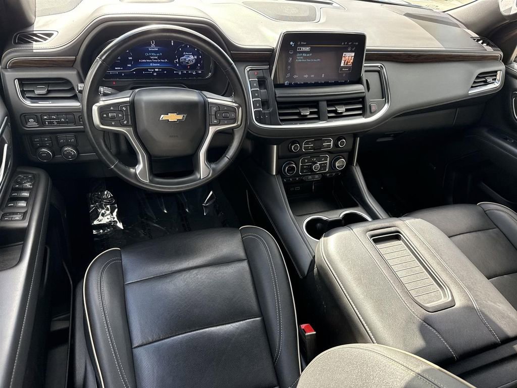 Used 2024 Chevrolet Suburban Premier image 18