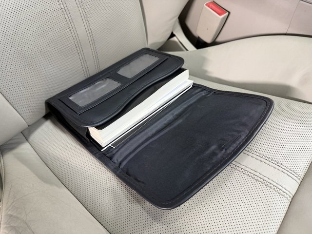 Used 2010 Cadillac SRX Luxury image 24