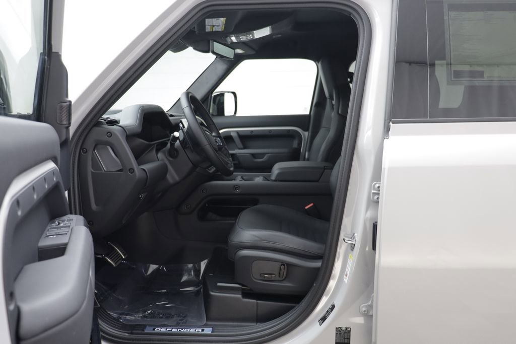 New 2026 Land Rover Defender 110 OCTA AWD/4WD image 6