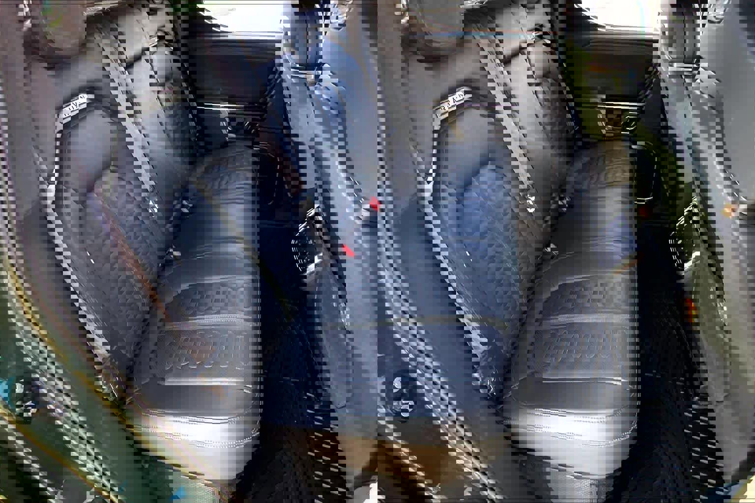 Used 2022 Rivian R1T Adventure image 19