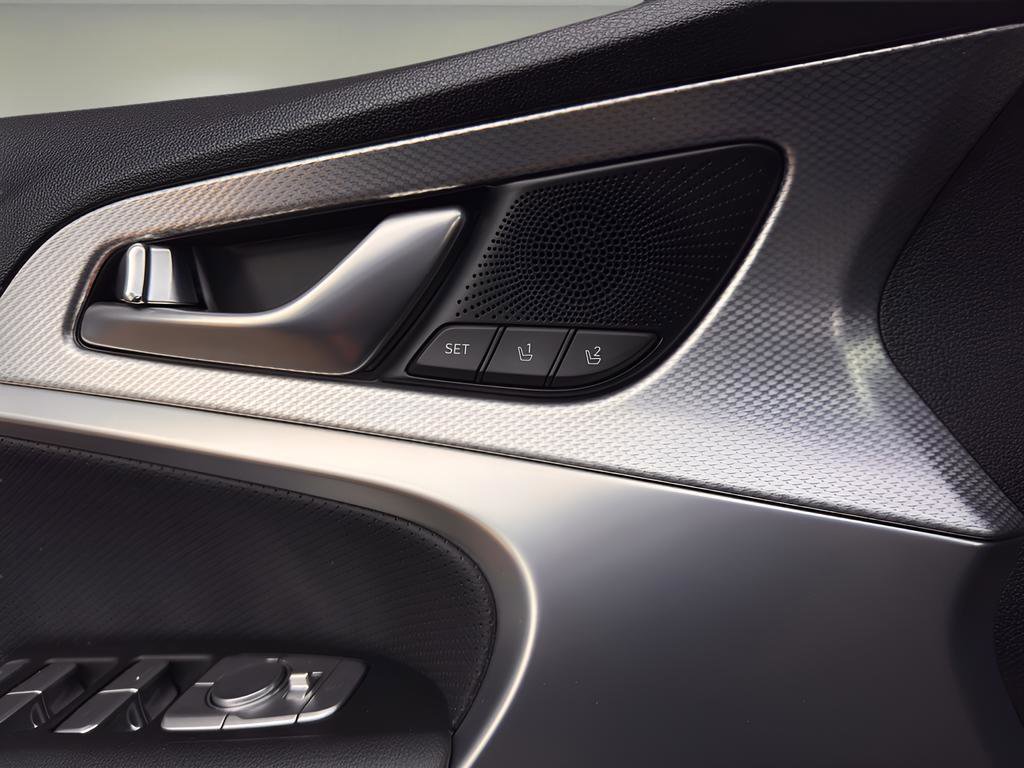 Used 2023 Genesis G70 3.3T image 22