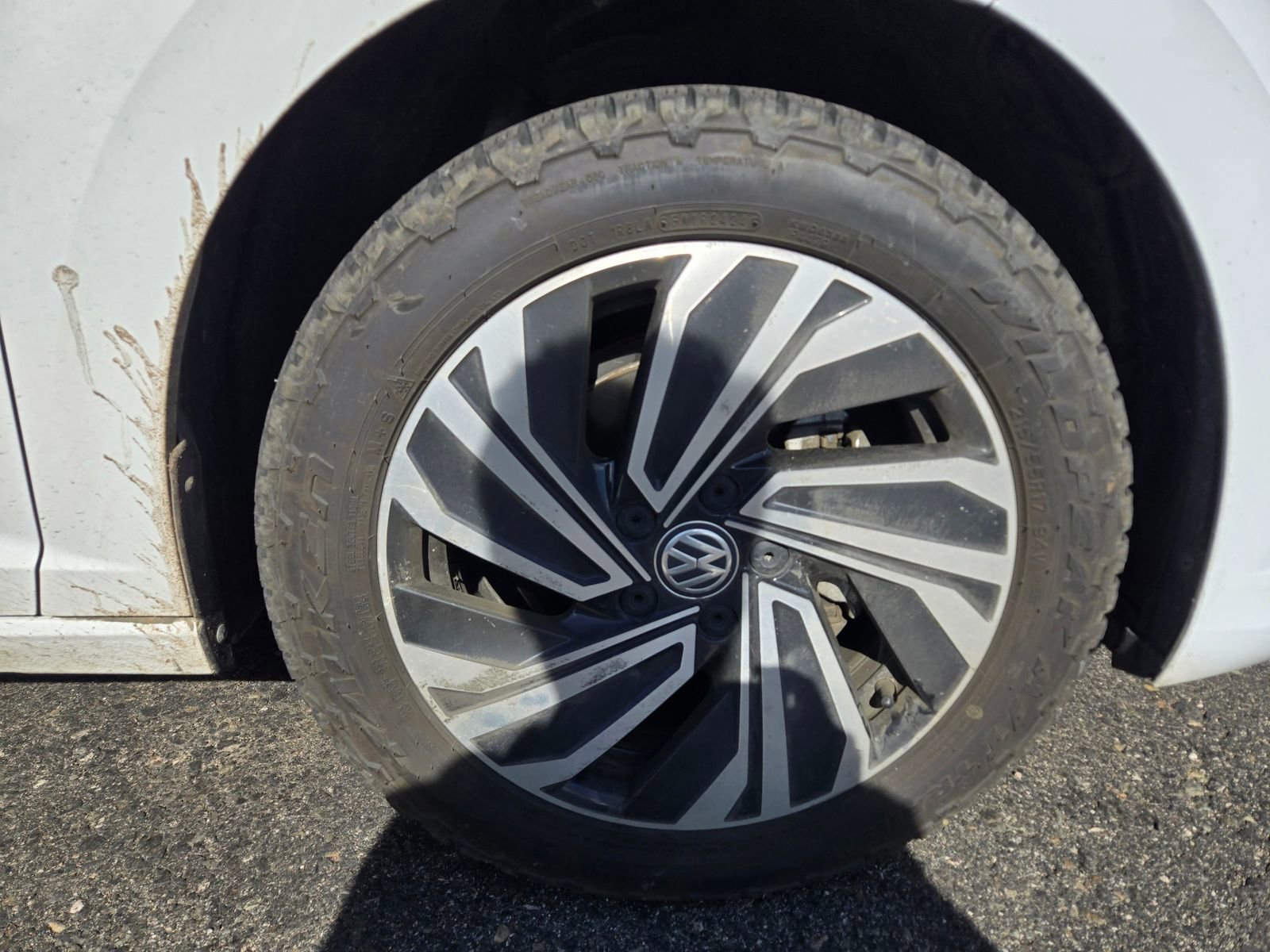 Used 2020 Volkswagen Jetta SEL Premium image 3