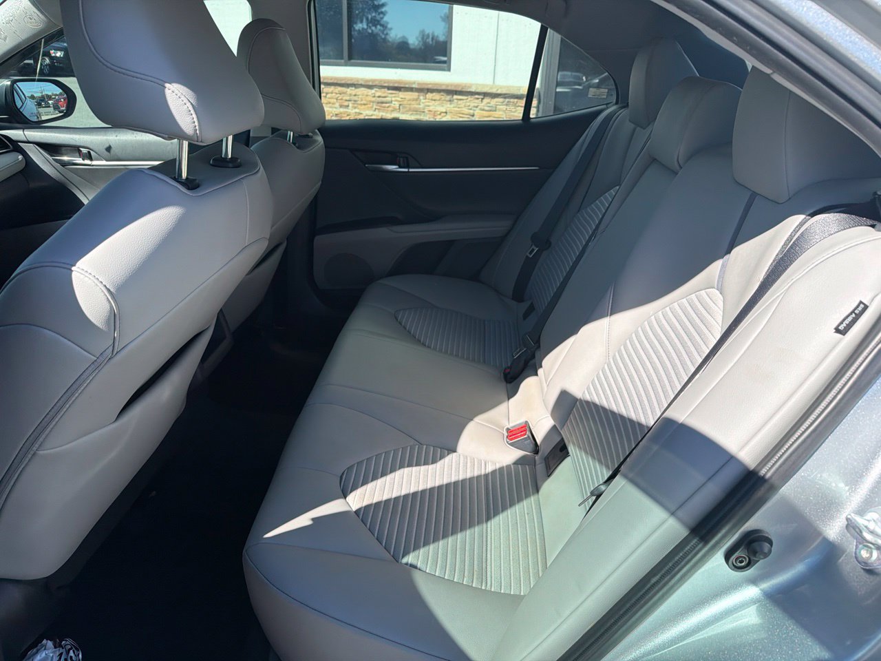Used 2022 Toyota Camry SE FWD image 6