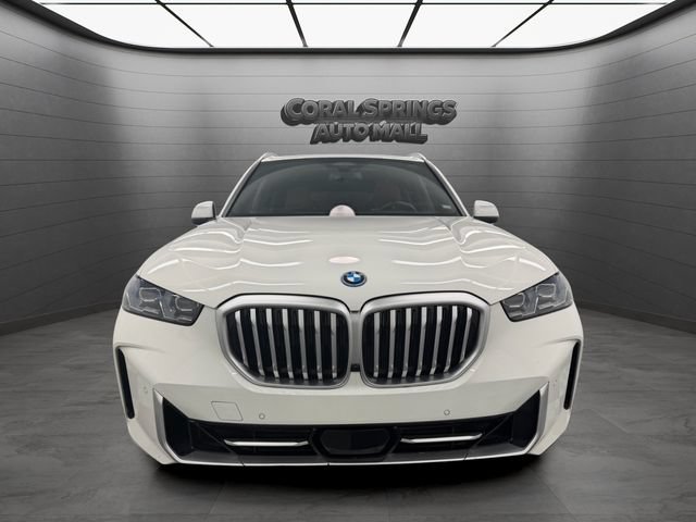 Used 2025 BMW X5 xDrive50e AWD/4WD image 8