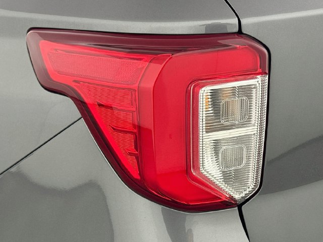 Used 2023 Ford Explorer XLT w/ Equipment Group 202A RWD image 26