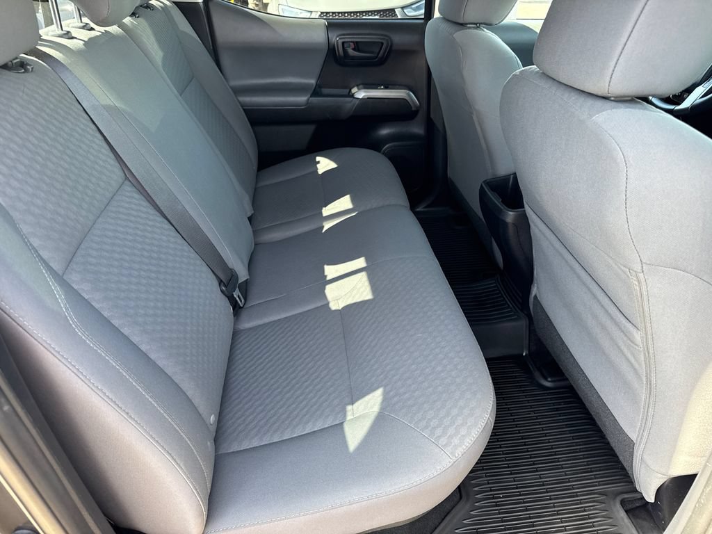 Used 2020 Toyota Tacoma SR5 RWD image 17