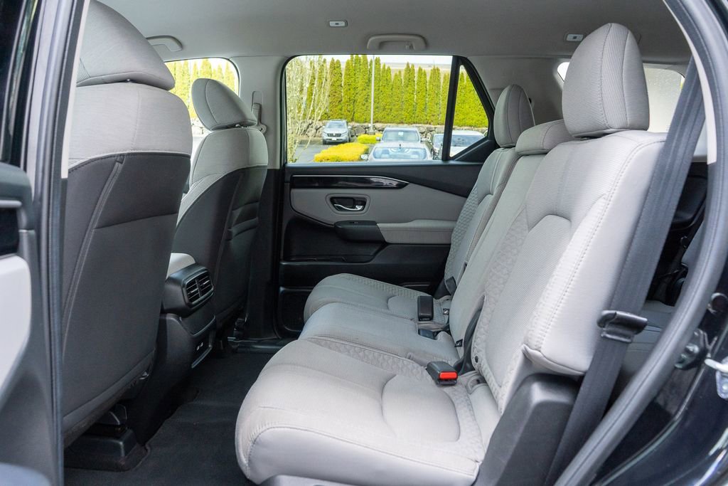 Certified 2023 Honda Pilot LX image 9