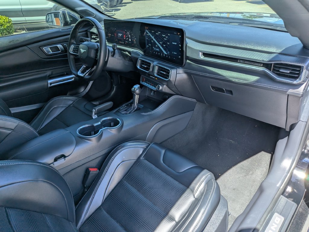 Used 2025 Ford Mustang GT Premium w/ GT Performance Package RWD image 16