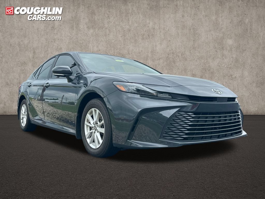 Used 2025 Toyota Camry LE AWD/4WD image 1
