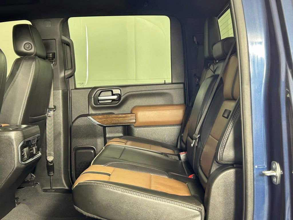 Used 2023 Chevrolet Silverado 3500 High Country image 17