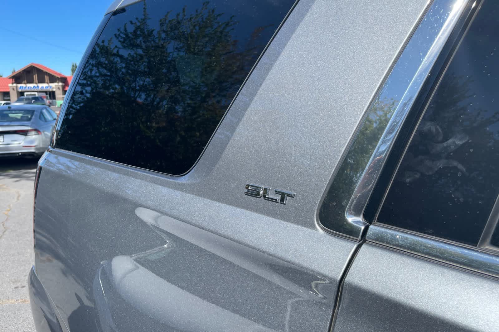 Used 2020 GMC Yukon SLT w/ Premium Edition AWD/4WD image 14