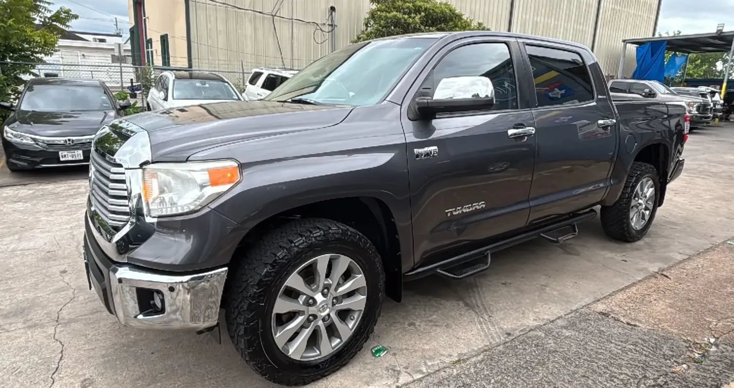 Used 2017 Toyota Tundra Limited w/ Limited Premium Package AWD/4WD image 3