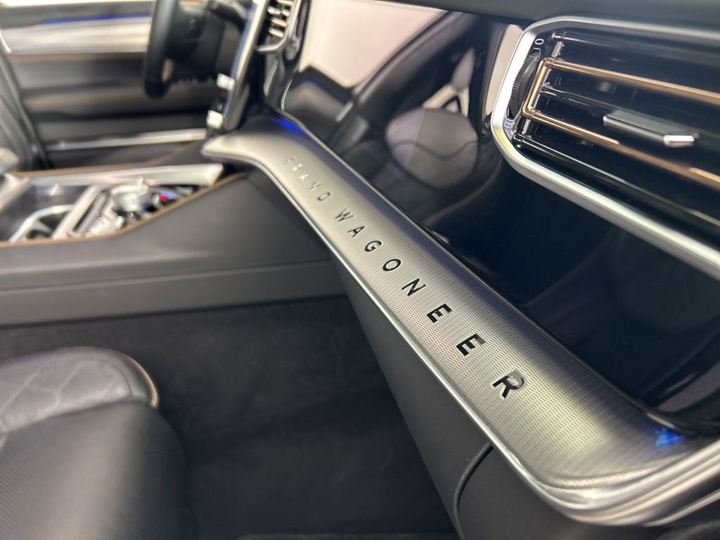 Used 2023 Jeep Grand Wagoneer Series III image 27