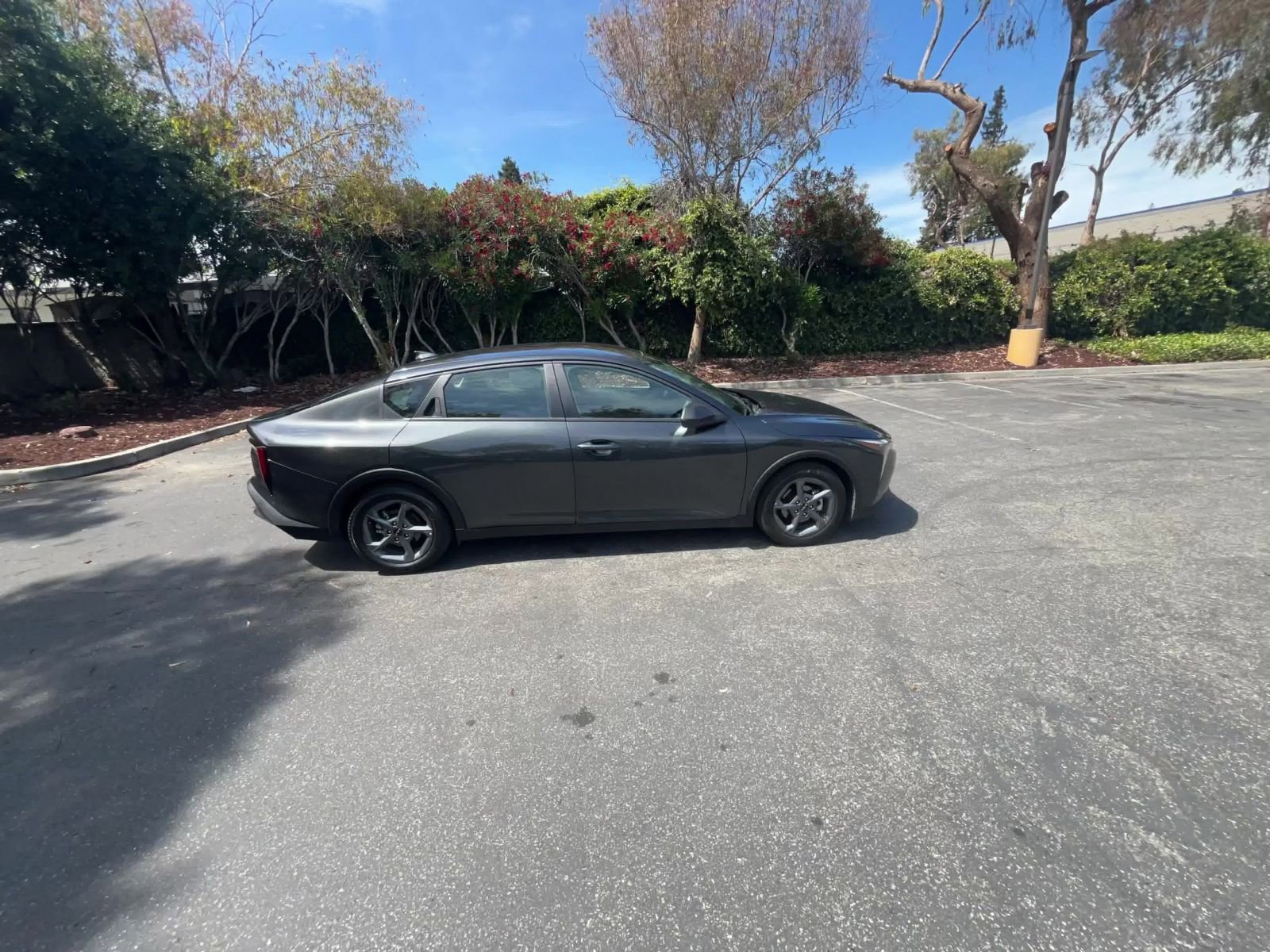 Used 2025 Kia K4 FWD image 15