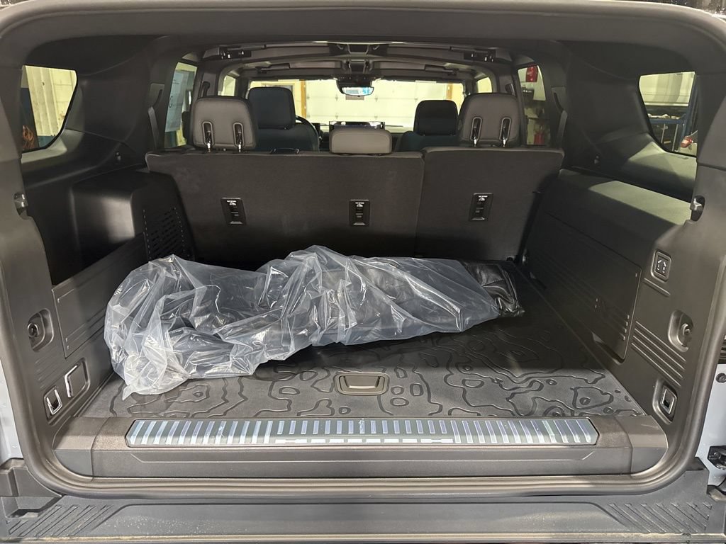 New 2025 GMC Hummer EV 2X AWD/4WD image 15