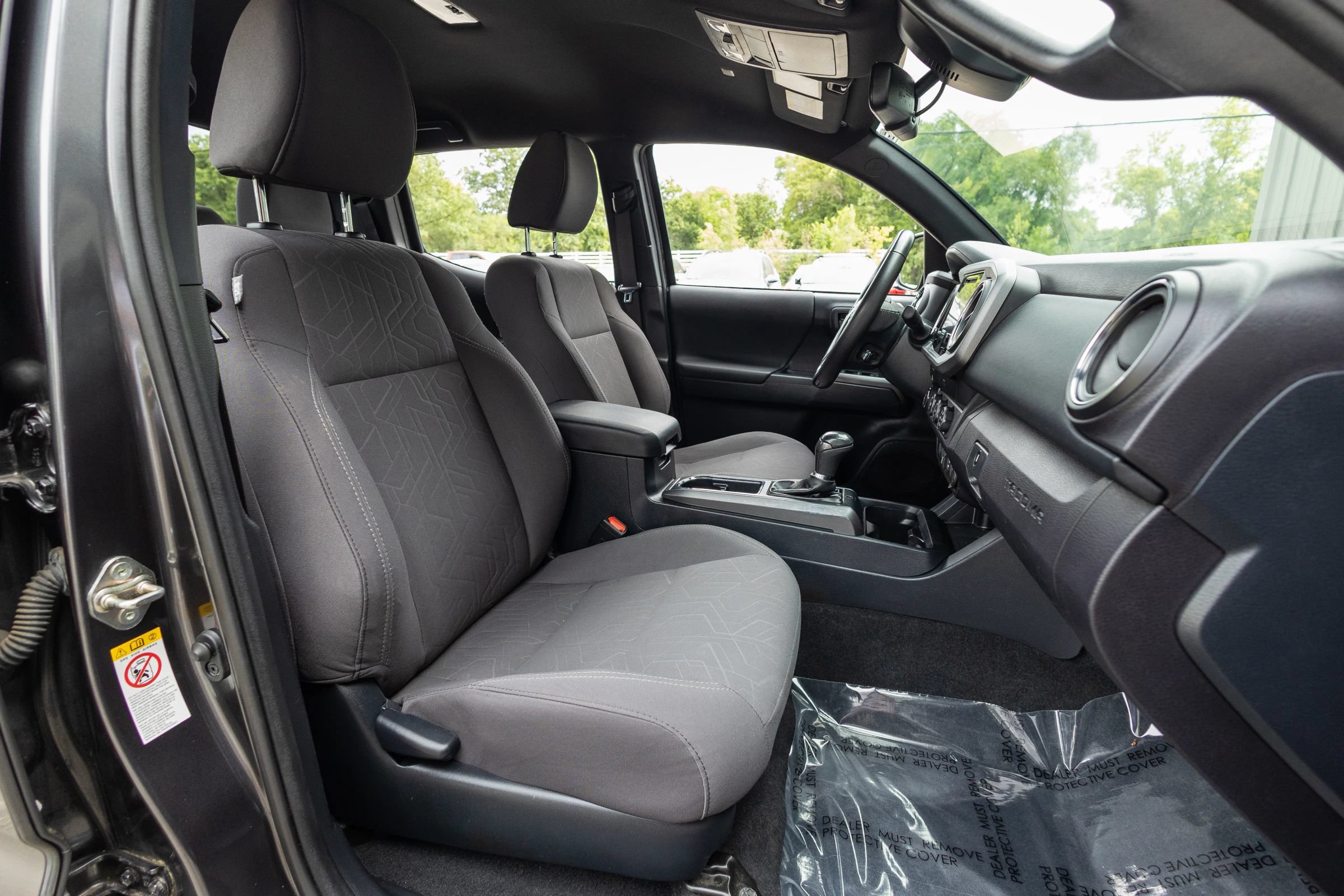 Used 2019 Toyota Tacoma TRD Sport AWD/4WD image 25