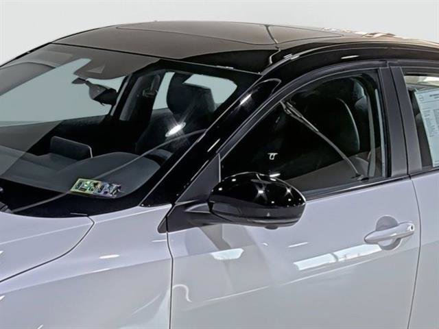 Used 2025 Nissan Sentra SR w/ SR Premium Package FWD image 8